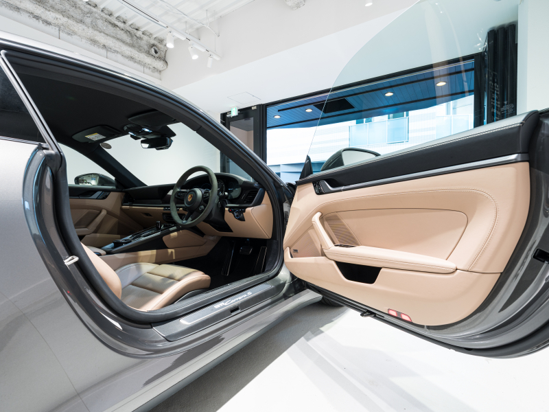 ポルシェ 911(Type992) カレラS 正規D車 エントリードライブ 14wayベージュ革シート 純正PCM BOSEサウンド ACC スポーツエキゾースト 20&21インチAW 2年保証