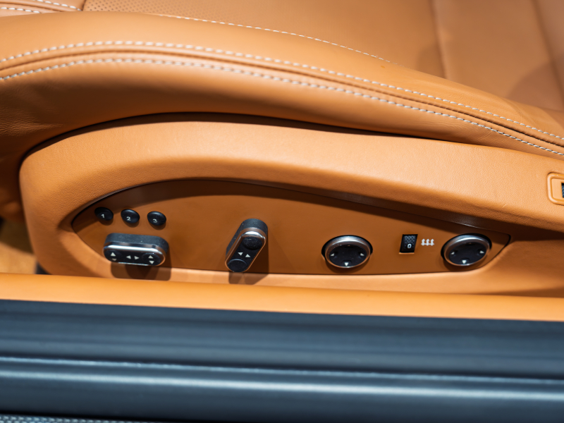 フェラーリ FF Ferrari Four F1 DCT　正規D車 左H ｸｵｲｵ革 ﾌﾙ電動ｼｰﾄﾍﾞﾝﾁﾚｰｼｮﾝ ﾊﾟﾉﾗﾏｶﾞﾗｽﾙｰﾌ ﾊﾟｯｾﾝｼﾞｬｰﾃﾞｨｽﾌﾟﾚｲ LEDｶｰﾎﾞﾝﾄﾞﾗｲﾊﾞｰｿﾞｰﾝ ﾅﾋﾞTV Bｶﾒﾗ 鍛造20ｲﾝﾁ ﾛｰﾀﾞｳﾝ PowerCraftﾏﾌﾗｰ OP800 記録簿多数