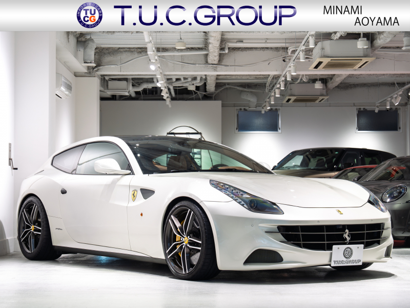 フェラーリ FF Ferrari Four F1 DCT　正規D車 左H ｸｵｲｵ革 ﾌﾙ電動ｼｰﾄﾍﾞﾝﾁﾚｰｼｮﾝ ﾊﾟﾉﾗﾏｶﾞﾗｽﾙｰﾌ ﾊﾟｯｾﾝｼﾞｬｰﾃﾞｨｽﾌﾟﾚｲ LEDｶｰﾎﾞﾝﾄﾞﾗｲﾊﾞｰｿﾞｰﾝ ﾅﾋﾞTV Bｶﾒﾗ 鍛造20ｲﾝﾁ ﾛｰﾀﾞｳﾝ PowerCraftﾏﾌﾗｰ OP800 記録簿多数