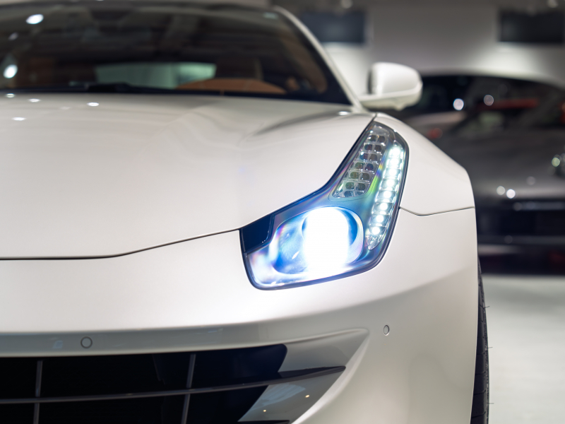 フェラーリ FF Ferrari Four F1 DCT　正規D車 左H ｸｵｲｵ革 ﾌﾙ電動ｼｰﾄﾍﾞﾝﾁﾚｰｼｮﾝ ﾊﾟﾉﾗﾏｶﾞﾗｽﾙｰﾌ ﾊﾟｯｾﾝｼﾞｬｰﾃﾞｨｽﾌﾟﾚｲ LEDｶｰﾎﾞﾝﾄﾞﾗｲﾊﾞｰｿﾞｰﾝ ﾅﾋﾞTV Bｶﾒﾗ 鍛造20ｲﾝﾁ ﾛｰﾀﾞｳﾝ PowerCraftﾏﾌﾗｰ OP800 記録簿多数