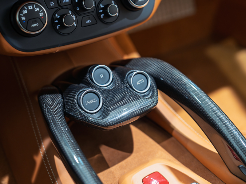 フェラーリ FF Ferrari Four F1 DCT　正規D車 左H ｸｵｲｵ革 ﾌﾙ電動ｼｰﾄﾍﾞﾝﾁﾚｰｼｮﾝ ﾊﾟﾉﾗﾏｶﾞﾗｽﾙｰﾌ ﾊﾟｯｾﾝｼﾞｬｰﾃﾞｨｽﾌﾟﾚｲ LEDｶｰﾎﾞﾝﾄﾞﾗｲﾊﾞｰｿﾞｰﾝ ﾅﾋﾞTV Bｶﾒﾗ 鍛造20ｲﾝﾁ ﾛｰﾀﾞｳﾝ PowerCraftﾏﾌﾗｰ OP800 記録簿多数