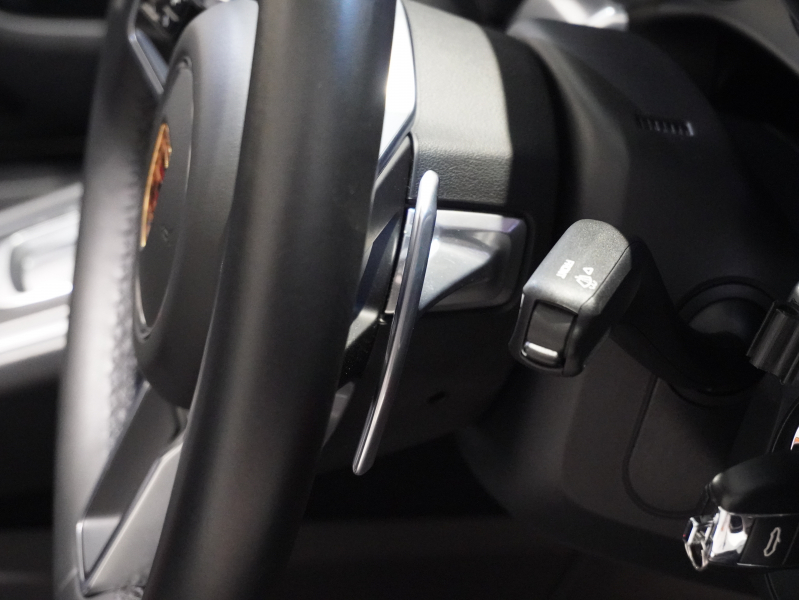 ポルシェ 911(Type991.2) ｶﾚﾗ ｶﾌﾞﾘｵﾚ　後期 正規D車 MY17 黒革 ﾍﾞﾝﾁﾚｰﾀｰ PCMﾅﾋﾞTV Bｶﾒﾗ BOSEｻｳﾝﾄﾞ LEDﾍｯﾄﾞﾗｲﾄ Fﾘﾌﾀｰ 20AW　2年保証付