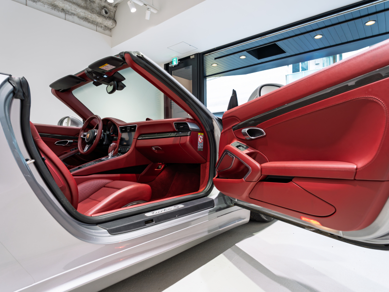 ポルシェ 911(Type991.2) ﾀｰﾎﾞS ｶﾌﾞﾘｵﾚ ｽﾎﾟｰﾂｸﾛﾉPKG　正規D車 左ﾊﾝﾄﾞﾙ ｴﾝﾄﾘｰD ﾚｻﾞｰｲﾝﾃﾘｱ ﾋｰﾀｰ&ﾍﾞﾝﾁﾚｰｼｮﾝ PCMﾅﾋﾞ TVﾁｭｰﾅｰ Burmesterﾊｲｴﾝﾄﾞ ﾌﾛﾝﾄﾘﾌﾄｼｽﾃﾑ  TECHARTｴｱﾛｷｯﾄ OP20ｲﾝﾁAW