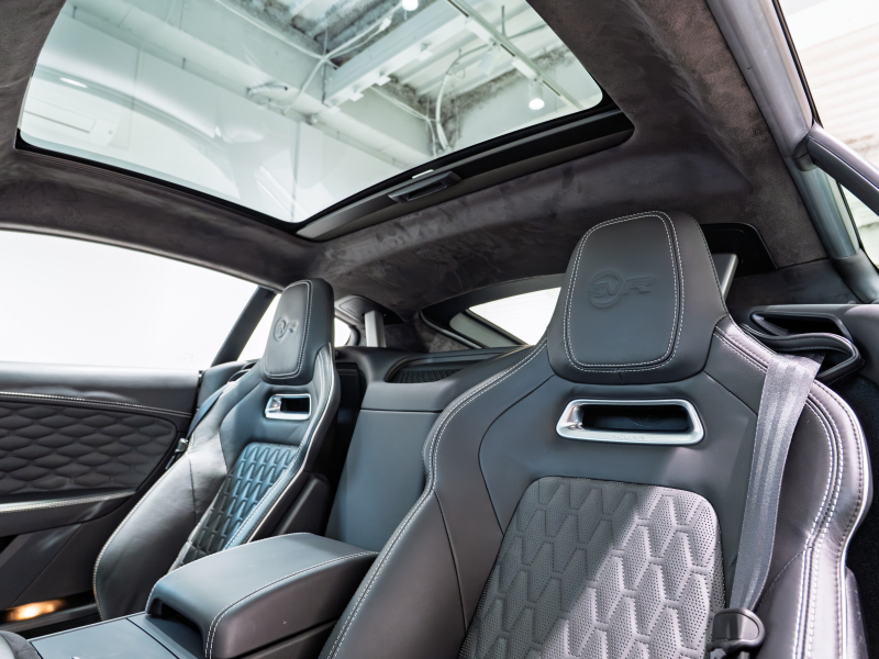 ジャガー Fタイプ SVR 5.0L P575 AWD　正規D車 右H SVRｶｰﾎﾞﾝｾﾗﾐｯｸﾌﾞﾚｰｷﾊﾟｯｸ 12way革ｼｰﾄ ﾋｰﾀｰ&ﾍﾞﾝﾁﾚｰﾀｰ ﾊﾟﾉﾗﾐｯｸR MERIDIAN 専用INCONELｴｷｿﾞｰｽﾄ OP20AW