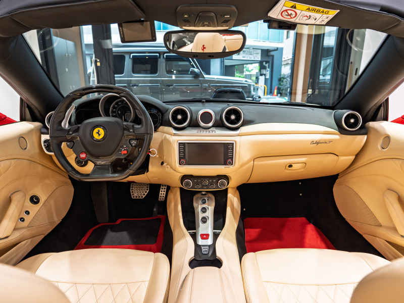 フェラーリ カリフォルニアT F1 DCT　正規D車 左H ｸﾚﾏﾚｻﾞｰ&ﾌﾞﾗｯｸﾀﾞｯｼｭﾎﾞｰﾄﾞ ﾌﾙ電動ｼｰﾄ 純正ﾅﾋﾞ ｶｰﾎﾞﾝLEDｽﾃｱ ｽﾎﾟｰﾂｴｷｿﾞｰｽﾄ Bｶﾒﾗ 電格ﾐﾗｰ OP鍛造20AW EBM