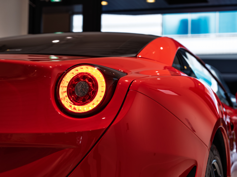 フェラーリ カリフォルニアT F1 DCT　正規D車 左H ｸﾚﾏﾚｻﾞｰ&ﾌﾞﾗｯｸﾀﾞｯｼｭﾎﾞｰﾄﾞ ﾌﾙ電動ｼｰﾄ 純正ﾅﾋﾞ ｶｰﾎﾞﾝLEDｽﾃｱ ｽﾎﾟｰﾂｴｷｿﾞｰｽﾄ Bｶﾒﾗ 電格ﾐﾗｰ OP鍛造20AW EBM