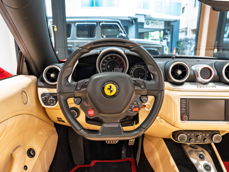 フェラーリ カリフォルニアT F1 DCT　正規D車 左H ｸﾚﾏﾚｻﾞｰ&ﾌﾞﾗｯｸﾀﾞｯｼｭﾎﾞｰﾄﾞ ﾌﾙ電動ｼｰﾄ 純正ﾅﾋﾞ ｶｰﾎﾞﾝLEDｽﾃｱ ｽﾎﾟｰﾂｴｷｿﾞｰｽﾄ Bｶﾒﾗ 電格ﾐﾗｰ OP鍛造20AW EBM