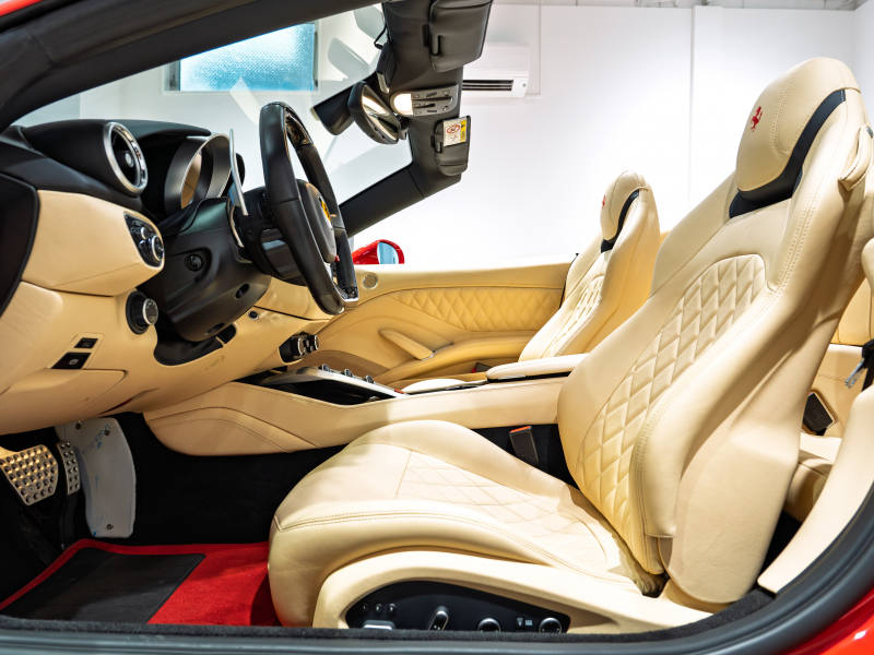 フェラーリ カリフォルニアT F1 DCT　正規D車 左H ｸﾚﾏﾚｻﾞｰ&ﾌﾞﾗｯｸﾀﾞｯｼｭﾎﾞｰﾄﾞ ﾌﾙ電動ｼｰﾄ 純正ﾅﾋﾞ ｶｰﾎﾞﾝLEDｽﾃｱ ｽﾎﾟｰﾂｴｷｿﾞｰｽﾄ Bｶﾒﾗ 電格ﾐﾗｰ OP鍛造20AW EBM