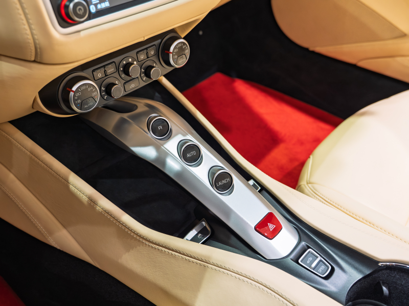 フェラーリ カリフォルニアT F1 DCT　正規D車 左H ｸﾚﾏﾚｻﾞｰ&ﾌﾞﾗｯｸﾀﾞｯｼｭﾎﾞｰﾄﾞ ﾌﾙ電動ｼｰﾄ 純正ﾅﾋﾞ ｶｰﾎﾞﾝLEDｽﾃｱ ｽﾎﾟｰﾂｴｷｿﾞｰｽﾄ Bｶﾒﾗ 電格ﾐﾗｰ OP鍛造20AW EBM