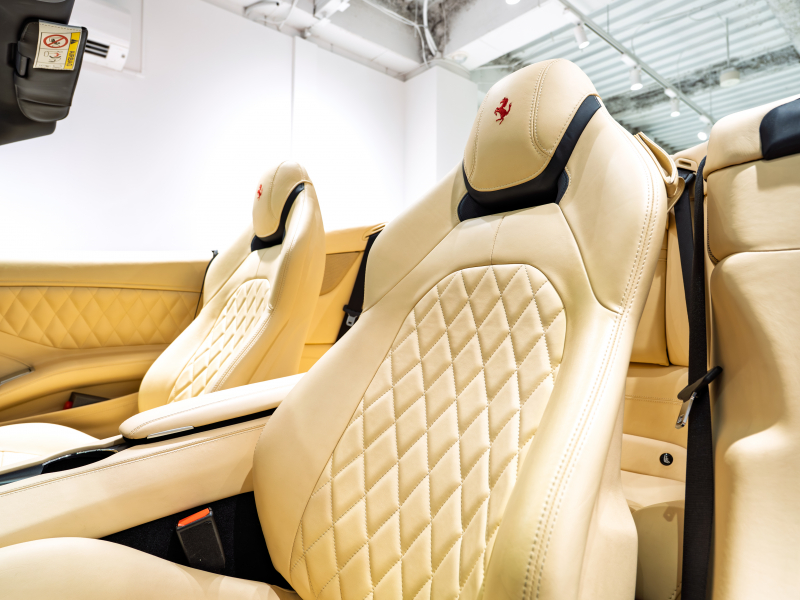 フェラーリ カリフォルニアT F1 DCT　正規D車 左H ｸﾚﾏﾚｻﾞｰ&ﾌﾞﾗｯｸﾀﾞｯｼｭﾎﾞｰﾄﾞ ﾌﾙ電動ｼｰﾄ 純正ﾅﾋﾞ ｶｰﾎﾞﾝLEDｽﾃｱ ｽﾎﾟｰﾂｴｷｿﾞｰｽﾄ Bｶﾒﾗ 電格ﾐﾗｰ OP鍛造20AW EBM