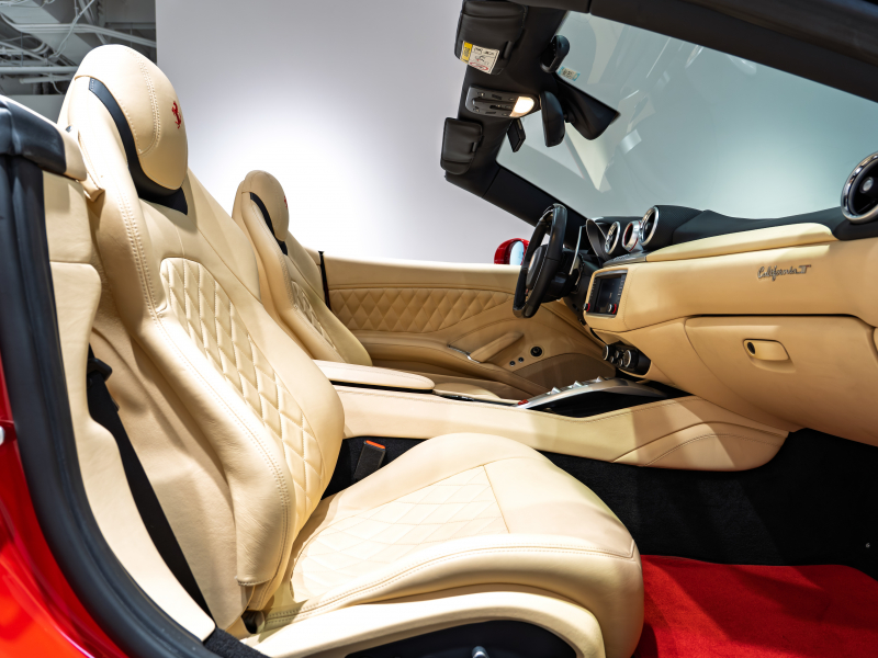 フェラーリ カリフォルニアT F1 DCT　正規D車 左H ｸﾚﾏﾚｻﾞｰ&ﾌﾞﾗｯｸﾀﾞｯｼｭﾎﾞｰﾄﾞ ﾌﾙ電動ｼｰﾄ 純正ﾅﾋﾞ ｶｰﾎﾞﾝLEDｽﾃｱ ｽﾎﾟｰﾂｴｷｿﾞｰｽﾄ Bｶﾒﾗ 電格ﾐﾗｰ OP鍛造20AW EBM