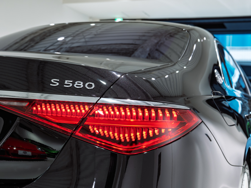 メルセデスマイバッハ Sクラス S580 4MATIC ファーストクラス&ドライバーズPKG 正規D車 1オーナー 4人乗り 黒革 パノラマSR リアアクスル MBUX AR Burmester ARヘッドアップ 専用20インチAW