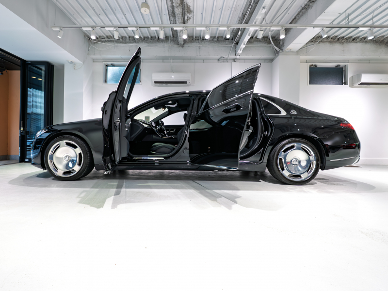 メルセデスマイバッハ Sクラス S580 4MATIC ファーストクラス&ドライバーズPKG 正規D車 1オーナー 4人乗り 黒革 パノラマSR リアアクスル MBUX AR Burmester ARヘッドアップ 専用20インチAW