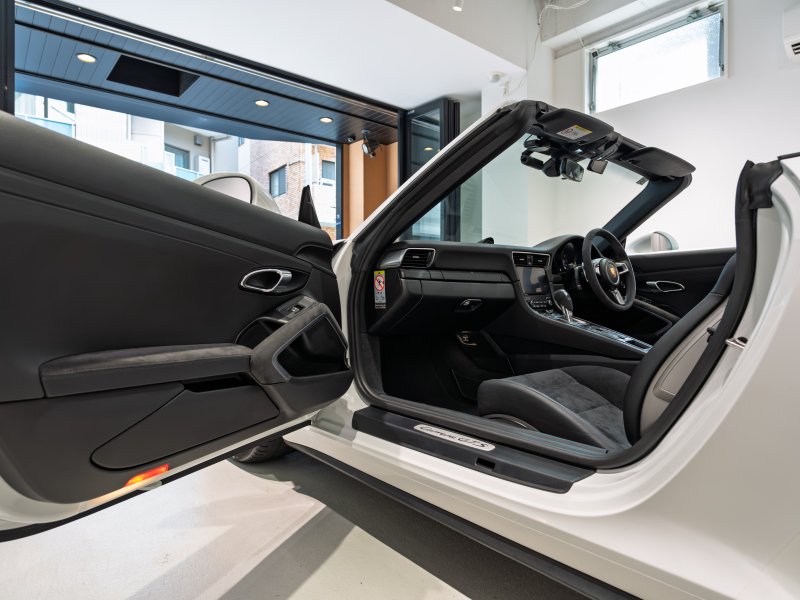 ポルシェ 911(Type991.2) ｶﾚﾗGTS ｶﾌﾞﾘｵﾚ ｽﾎﾟｰﾂｸﾛﾉPKG　正規D車 MY18 4wayｽﾎﾟｰﾂｼｰﾄ ｼｰﾄﾋｰﾀｰ PCMﾅﾋﾞ CarPlay Bｶﾒﾗ ｽﾎﾟｰﾂｴｸﾞｿﾞｰｽﾄ ﾊﾟﾜｽﾃﾌﾟﾗｽ 20AW