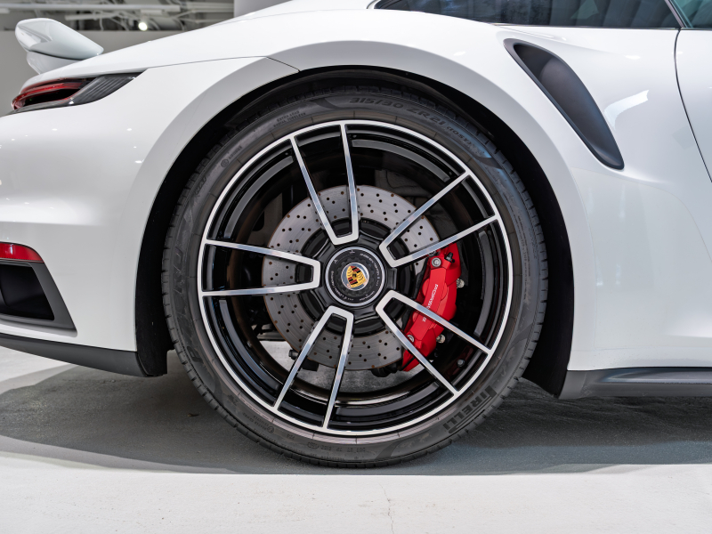 ポルシェ 911(Type992) ﾀｰﾎﾞ PDK ｽﾎﾟｰﾂｸﾛﾉPKG　正規D車 1ｵｰﾅｰ 黒革18way 電動ｶﾞﾗｽｻﾝﾙｰﾌ ﾋｰﾀｰ&ﾍﾞﾝﾁﾚｰｼｮﾝ PCMﾅﾋﾞ CarPlay BOSE ｽﾎﾟｰﾂｴｸﾞｿﾞｰｽﾄ ﾀｰﾎﾞSﾃﾞｻﾞｲﾝ20&21AW　新車保証継承可