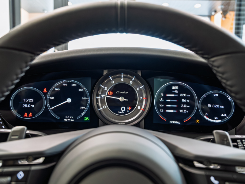 ポルシェ 911(Type992) ﾀｰﾎﾞ PDK ｽﾎﾟｰﾂｸﾛﾉPKG　正規D車 1ｵｰﾅｰ 黒革18way 電動ｶﾞﾗｽｻﾝﾙｰﾌ ﾋｰﾀｰ&ﾍﾞﾝﾁﾚｰｼｮﾝ PCMﾅﾋﾞ CarPlay BOSE ｽﾎﾟｰﾂｴｸﾞｿﾞｰｽﾄ ﾀｰﾎﾞSﾃﾞｻﾞｲﾝ20&21AW　新車保証継承可