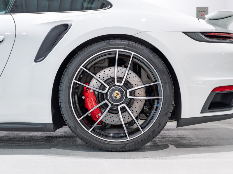 ポルシェ 911(Type992) ﾀｰﾎﾞ PDK ｽﾎﾟｰﾂｸﾛﾉPKG　正規D車 1ｵｰﾅｰ 黒革18way 電動ｶﾞﾗｽｻﾝﾙｰﾌ ﾋｰﾀｰ&ﾍﾞﾝﾁﾚｰｼｮﾝ PCMﾅﾋﾞ CarPlay BOSE ｽﾎﾟｰﾂｴｸﾞｿﾞｰｽﾄ ﾀｰﾎﾞSﾃﾞｻﾞｲﾝ20&21AW　新車保証継承可