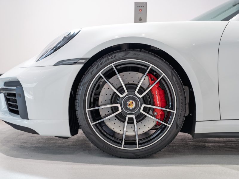 ポルシェ 911(Type992) ﾀｰﾎﾞ PDK ｽﾎﾟｰﾂｸﾛﾉPKG　正規D車 1ｵｰﾅｰ 黒革18way 電動ｶﾞﾗｽｻﾝﾙｰﾌ ﾋｰﾀｰ&ﾍﾞﾝﾁﾚｰｼｮﾝ PCMﾅﾋﾞ CarPlay BOSE ｽﾎﾟｰﾂｴｸﾞｿﾞｰｽﾄ ﾀｰﾎﾞSﾃﾞｻﾞｲﾝ20&21AW　新車保証継承可