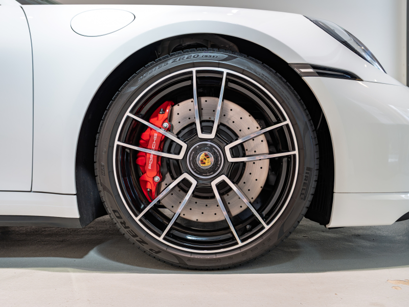 ポルシェ 911(Type992) ﾀｰﾎﾞ PDK ｽﾎﾟｰﾂｸﾛﾉPKG　正規D車 1ｵｰﾅｰ 黒革18way 電動ｶﾞﾗｽｻﾝﾙｰﾌ ﾋｰﾀｰ&ﾍﾞﾝﾁﾚｰｼｮﾝ PCMﾅﾋﾞ CarPlay BOSE ｽﾎﾟｰﾂｴｸﾞｿﾞｰｽﾄ ﾀｰﾎﾞSﾃﾞｻﾞｲﾝ20&21AW　新車保証継承可