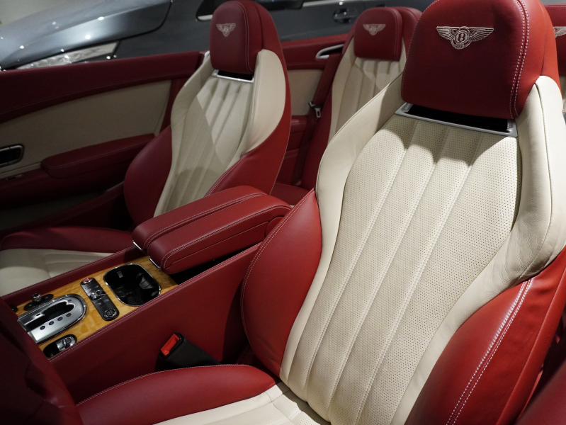 ベントレー コンチネンタルGTコンバーチブル W12 6.0　正規D車 ｷｰﾚｽｺﾞｰ Hotspur×Linenｲﾝﾃﾘｱ Claretｿﾌﾄﾄｯﾌﾟ 純正ﾅﾋﾞTV ﾍﾞﾝﾁﾚｰﾃｯﾄﾞFｼｰﾄ ｺﾝﾄﾗｽﾄｽﾃｯﾁ HF22ｲﾝﾁAW MANSORYﾄﾗﾝｸｽﾎﾟｲﾗｰ iiDﾛﾜﾘﾝｸﾞｷｯﾄ