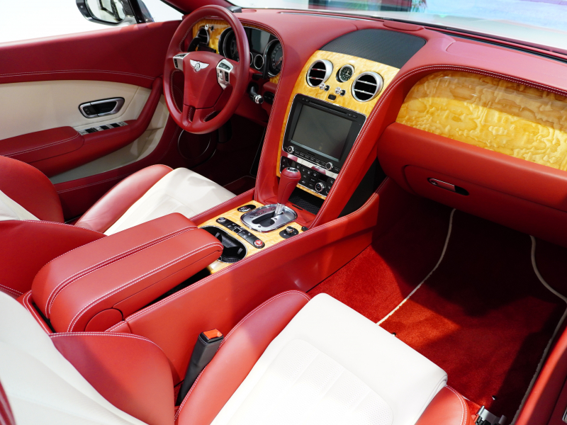 ベントレー コンチネンタルGTコンバーチブル W12 6.0　正規D車 ｷｰﾚｽｺﾞｰ Hotspur×Linenｲﾝﾃﾘｱ Claretｿﾌﾄﾄｯﾌﾟ 純正ﾅﾋﾞTV ﾍﾞﾝﾁﾚｰﾃｯﾄﾞFｼｰﾄ ｺﾝﾄﾗｽﾄｽﾃｯﾁ HF22ｲﾝﾁAW MANSORYﾄﾗﾝｸｽﾎﾟｲﾗｰ iiDﾛﾜﾘﾝｸﾞｷｯﾄ