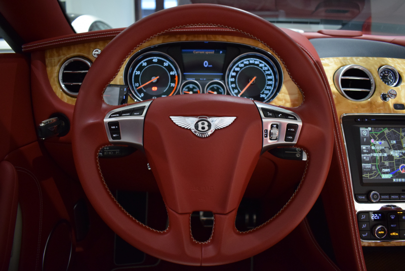 ベントレー コンチネンタルGTコンバーチブル W12 6.0　正規D車 ｷｰﾚｽｺﾞｰ Hotspur×Linenｲﾝﾃﾘｱ Claretｿﾌﾄﾄｯﾌﾟ 純正ﾅﾋﾞTV ﾍﾞﾝﾁﾚｰﾃｯﾄﾞFｼｰﾄ ｺﾝﾄﾗｽﾄｽﾃｯﾁ HF22ｲﾝﾁAW MANSORYﾄﾗﾝｸｽﾎﾟｲﾗｰ iiDﾛﾜﾘﾝｸﾞｷｯﾄ
