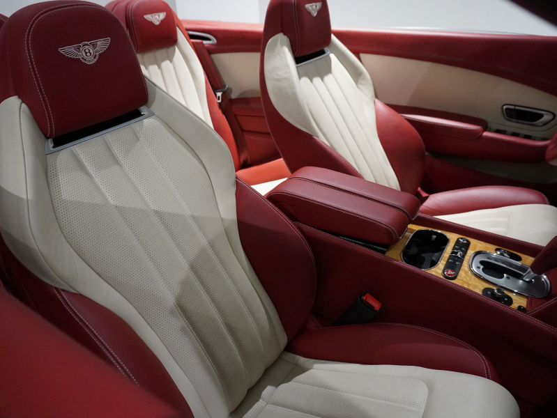 ベントレー コンチネンタルGTコンバーチブル W12 6.0　正規D車 ｷｰﾚｽｺﾞｰ Hotspur×Linenｲﾝﾃﾘｱ Claretｿﾌﾄﾄｯﾌﾟ 純正ﾅﾋﾞTV ﾍﾞﾝﾁﾚｰﾃｯﾄﾞFｼｰﾄ ｺﾝﾄﾗｽﾄｽﾃｯﾁ HF22ｲﾝﾁAW MANSORYﾄﾗﾝｸｽﾎﾟｲﾗｰ iiDﾛﾜﾘﾝｸﾞｷｯﾄ