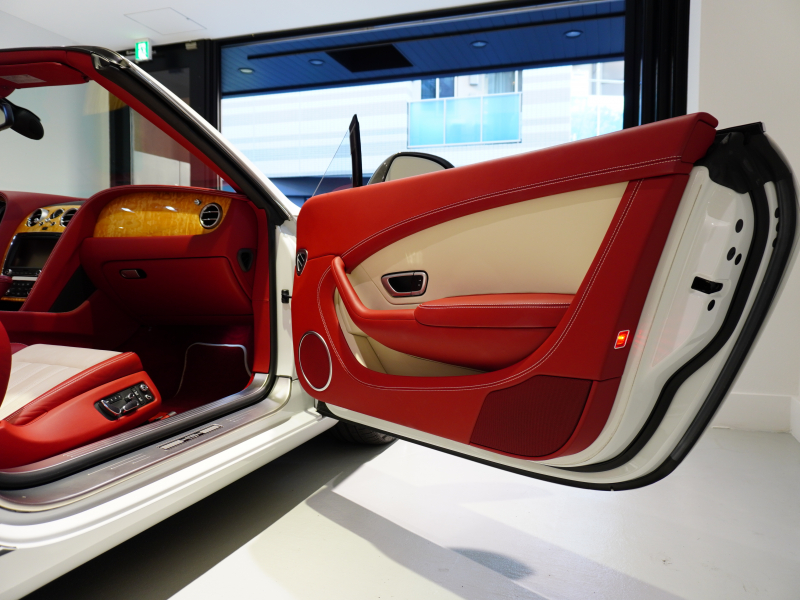 ベントレー コンチネンタルGTコンバーチブル W12 6.0　正規D車 ｷｰﾚｽｺﾞｰ Hotspur×Linenｲﾝﾃﾘｱ Claretｿﾌﾄﾄｯﾌﾟ 純正ﾅﾋﾞTV ﾍﾞﾝﾁﾚｰﾃｯﾄﾞFｼｰﾄ ｺﾝﾄﾗｽﾄｽﾃｯﾁ HF22ｲﾝﾁAW MANSORYﾄﾗﾝｸｽﾎﾟｲﾗｰ iiDﾛﾜﾘﾝｸﾞｷｯﾄ