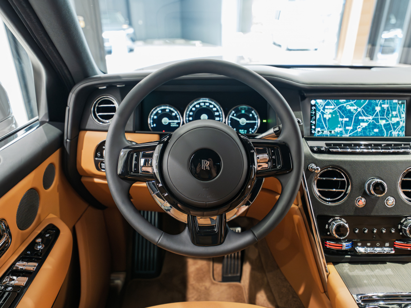 ロールスロイス カリナン Cullinan LHD　正規D車 1ｵｰﾅｰ Tempest Grey ﾀﾝﾚｻﾞｰ ﾌﾙ電動ｼｰﾄ ｼｰﾄﾋｰﾀｰ&ﾍﾞﾝﾁﾚｰﾀｰ 純正ﾅﾋﾞTV CarPlay ｼﾝｸﾞﾙｺｰﾁﾗｲﾝMandarin ｵｰﾌﾟﾝﾎﾟｱﾌﾞﾗｯｸｳｯﾄﾞ ﾌﾙﾎﾟﾘｯｼｭ22AW