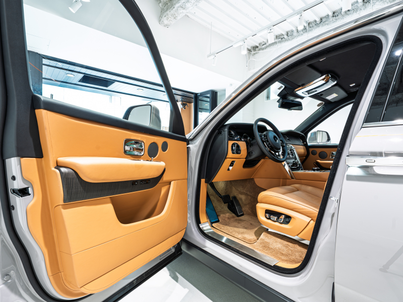 ロールスロイス カリナン Cullinan LHD　正規D車 1ｵｰﾅｰ Tempest Grey ﾀﾝﾚｻﾞｰ ﾌﾙ電動ｼｰﾄ ｼｰﾄﾋｰﾀｰ&ﾍﾞﾝﾁﾚｰﾀｰ 純正ﾅﾋﾞTV CarPlay ｼﾝｸﾞﾙｺｰﾁﾗｲﾝMandarin ｵｰﾌﾟﾝﾎﾟｱﾌﾞﾗｯｸｳｯﾄﾞ ﾌﾙﾎﾟﾘｯｼｭ22AW