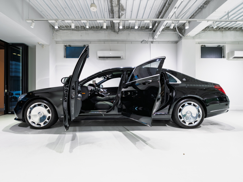 メルセデスマイバッハ Sクラス S650 ファーストクラスPKG 正規D車 後期モデル 4人乗り 黒革 パノラマSR 純正ナビTV CarPlay Burmester リアエンターテインメント 専用20AW