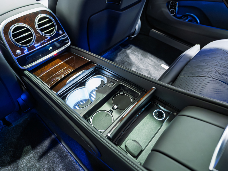 メルセデスマイバッハ Sクラス S650 ファーストクラスPKG 正規D車 後期モデル 4人乗り 黒革 パノラマSR 純正ナビTV CarPlay Burmester リアエンターテインメント 専用20AW