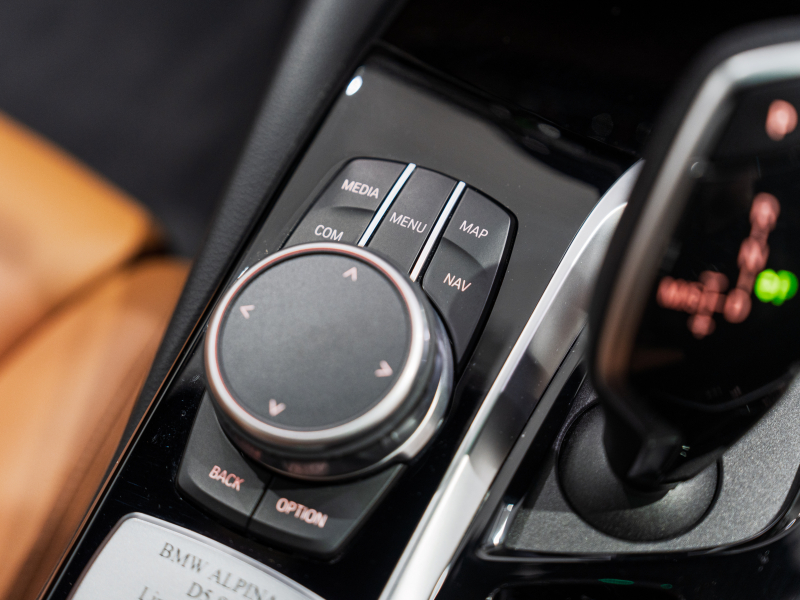 アルピナ D5 D5 S ﾘﾑｼﾞﾝ　正規D車 1ｵｰﾅｰ 後期ﾓﾃﾞﾙ ｺﾝﾌｫA ﾄﾞﾗｲﾋﾞﾝｸﾞｱｼｽﾄﾌﾟﾛ  茶革 ｻﾝﾙｰﾌ 純正ﾅﾋﾞTV harman/kardon ｸﾗｼｯｸ20AW