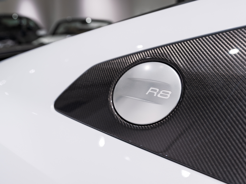 アウディ R8 V10 ﾊﾟﾌｫｰﾏﾝｽ 5.2 FSI Quattro　正規D車 2020年ﾓﾃﾞﾙ ﾌｧｲﾝﾅｯﾊﾟﾚｻﾞｰ電動調整ｽﾎﾟｰﾂｼｰﾄ 純正MMIﾅﾋﾞTV Bang&Olufsen ｶｰﾎﾞﾝｾﾗﾐｯｸﾌﾞﾚｰｷ 専用20ｲﾝﾁAW KW HASｷｯﾄ