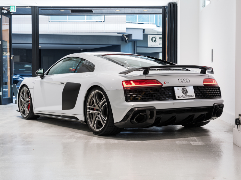 アウディ R8 V10 ﾊﾟﾌｫｰﾏﾝｽ 5.2 FSI Quattro　正規D車 2020年ﾓﾃﾞﾙ ﾌｧｲﾝﾅｯﾊﾟﾚｻﾞｰ電動調整ｽﾎﾟｰﾂｼｰﾄ 純正MMIﾅﾋﾞTV Bang&Olufsen ｶｰﾎﾞﾝｾﾗﾐｯｸﾌﾞﾚｰｷ 専用20ｲﾝﾁAW KW HASｷｯﾄ