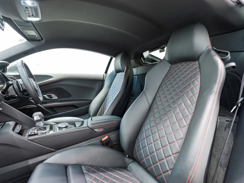 アウディ R8 V10 ﾊﾟﾌｫｰﾏﾝｽ 5.2 FSI Quattro　正規D車 2020年ﾓﾃﾞﾙ ﾌｧｲﾝﾅｯﾊﾟﾚｻﾞｰ電動調整ｽﾎﾟｰﾂｼｰﾄ 純正MMIﾅﾋﾞTV Bang&Olufsen ｶｰﾎﾞﾝｾﾗﾐｯｸﾌﾞﾚｰｷ 専用20ｲﾝﾁAW KW HASｷｯﾄ