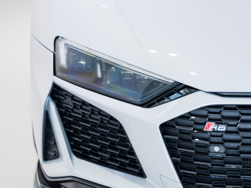 アウディ R8 V10 ﾊﾟﾌｫｰﾏﾝｽ 5.2 FSI Quattro　正規D車 2020年ﾓﾃﾞﾙ ﾌｧｲﾝﾅｯﾊﾟﾚｻﾞｰ電動調整ｽﾎﾟｰﾂｼｰﾄ 純正MMIﾅﾋﾞTV Bang&Olufsen ｶｰﾎﾞﾝｾﾗﾐｯｸﾌﾞﾚｰｷ 専用20ｲﾝﾁAW KW HASｷｯﾄ