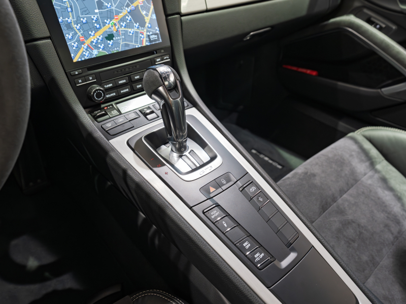 ポルシェ 911(Type991.2) GT3 スポーツクロノPKG 正規D車 フロントリフト 4wayスポーツシート 純正PCMナビ リアビューカメラ CarPlay PDLSヘッドライト 専用20AW OPカラー