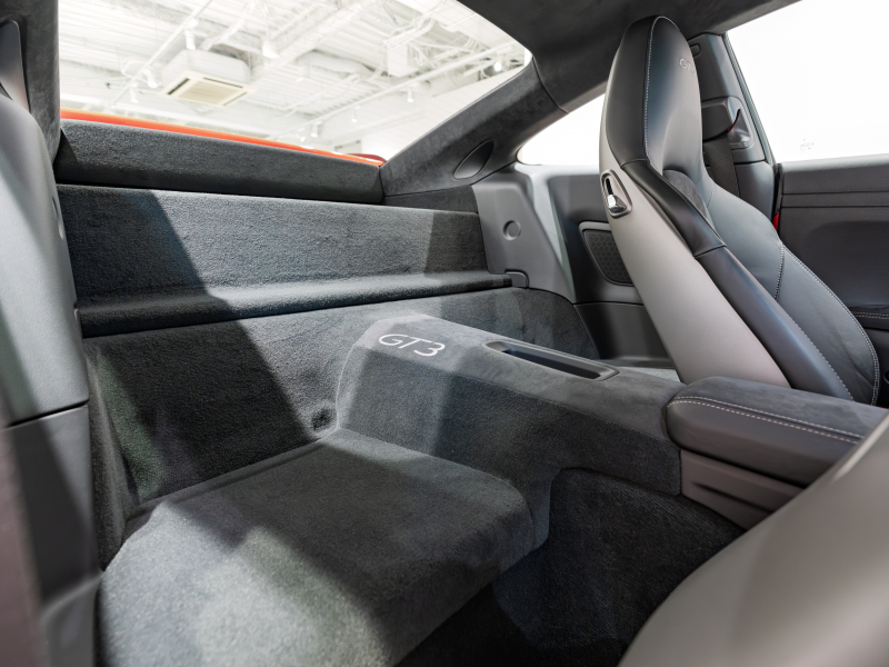 ポルシェ 911(Type991.2) GT3 スポーツクロノPKG 正規D車 フロントリフト 4wayスポーツシート 純正PCMナビ リアビューカメラ CarPlay PDLSヘッドライト 専用20AW OPカラー