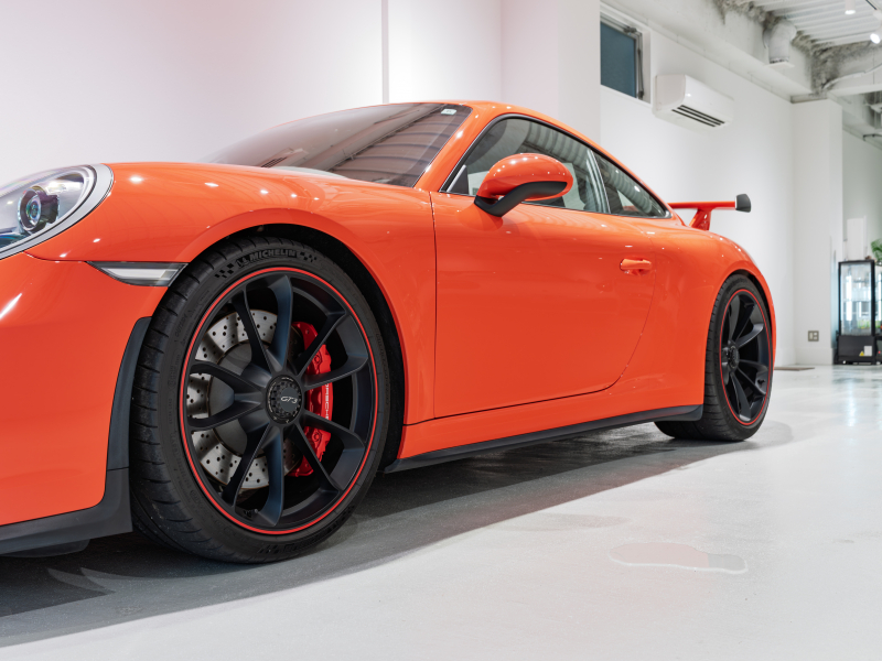 ポルシェ 911(Type991.2) GT3 スポーツクロノPKG 正規D車 フロントリフト 4wayスポーツシート 純正PCMナビ リアビューカメラ CarPlay PDLSヘッドライト 専用20AW OPカラー