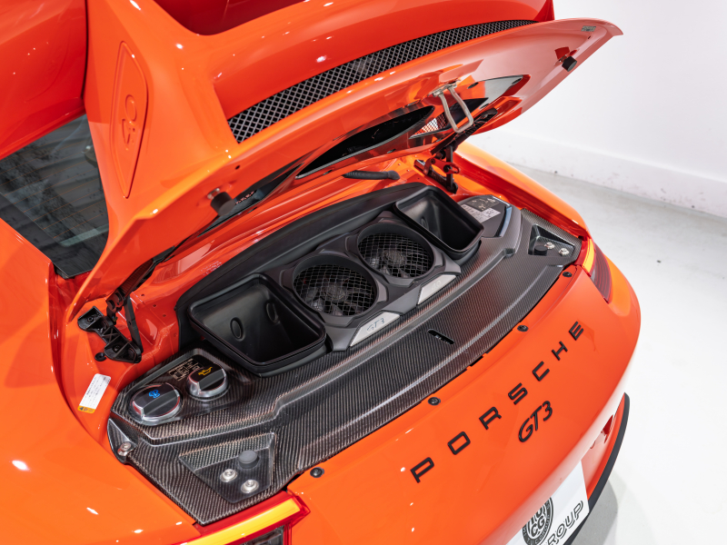 ポルシェ 911(Type991.2) GT3 スポーツクロノPKG 正規D車 フロントリフト 4wayスポーツシート 純正PCMナビ リアビューカメラ CarPlay PDLSヘッドライト 専用20AW OPカラー