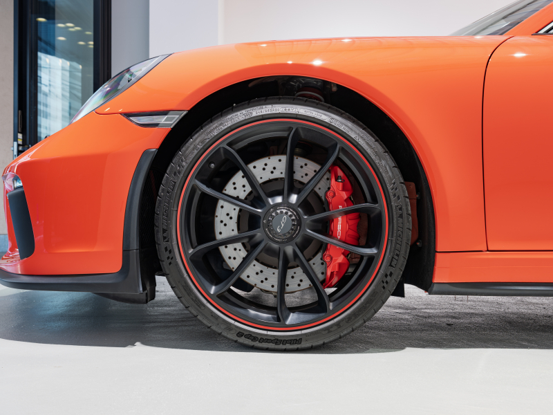 ポルシェ 911(Type991.2) GT3 スポーツクロノPKG 正規D車 フロントリフト 4wayスポーツシート 純正PCMナビ リアビューカメラ CarPlay PDLSヘッドライト 専用20AW OPカラー