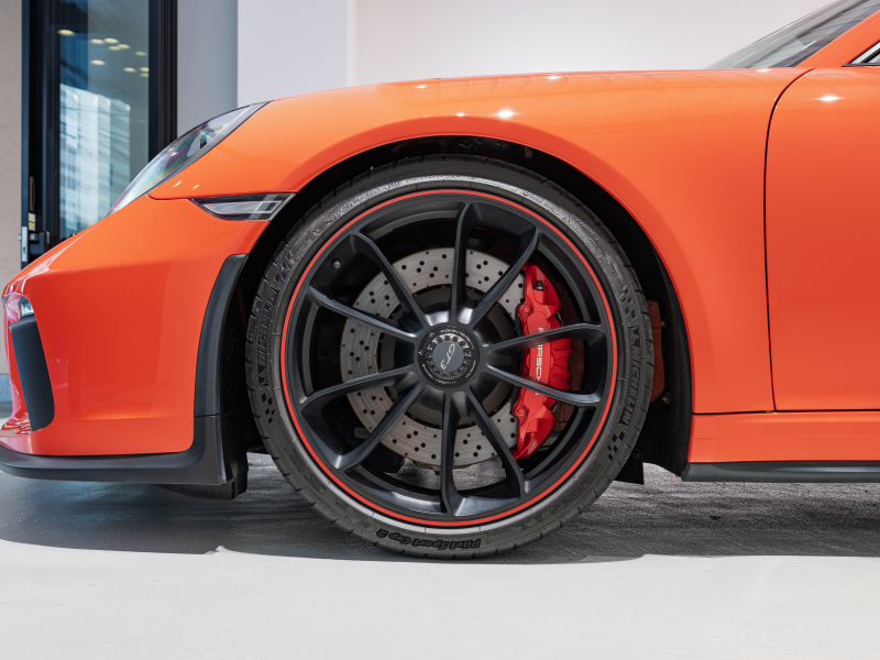 ポルシェ 911(Type991.2) GT3 スポーツクロノPKG 正規D車 フロントリフト 4wayスポーツシート 純正PCMナビ リアビューカメラ CarPlay PDLSヘッドライト 専用20AW OPカラー