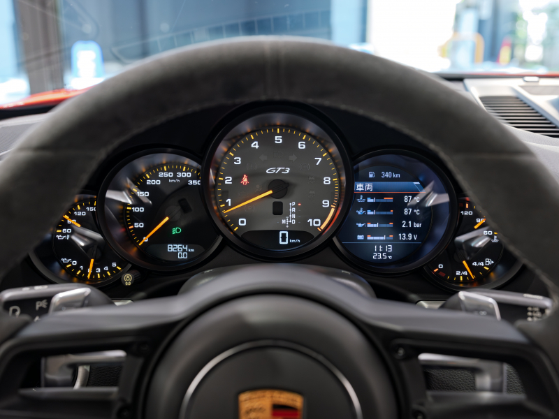 ポルシェ 911(Type991.2) GT3 スポーツクロノPKG 正規D車 フロントリフト 4wayスポーツシート 純正PCMナビ リアビューカメラ CarPlay PDLSヘッドライト 専用20AW OPカラー