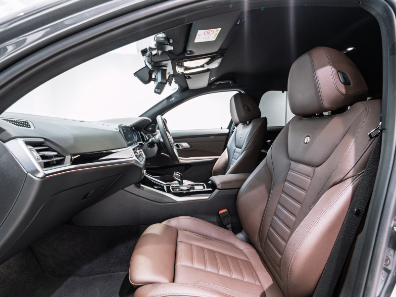 アルピナ D3 S Touring Allrad　正規D車 右H ﾗｸﾞｼﾞｭｱﾘｰPKG ｾｰﾌﾃｨPKG ｳﾞｧｰﾈｽｶﾓｶﾚｻﾞｰ 純正ﾅﾋﾞ 360ｶﾒﾗ CarPlay harman/kardon BMWﾚｰｻﾞｰﾗｲﾄ ﾍｯﾄﾞｱｯﾌﾟD ｸﾗｼｯｸ20AW OPｶﾗｰ