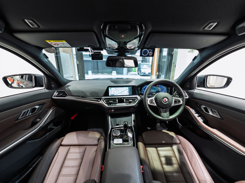 アルピナ D3 S Touring Allrad　正規D車 右H ﾗｸﾞｼﾞｭｱﾘｰPKG ｾｰﾌﾃｨPKG ｳﾞｧｰﾈｽｶﾓｶﾚｻﾞｰ 純正ﾅﾋﾞ 360ｶﾒﾗ CarPlay harman/kardon BMWﾚｰｻﾞｰﾗｲﾄ ﾍｯﾄﾞｱｯﾌﾟD ｸﾗｼｯｸ20AW OPｶﾗｰ