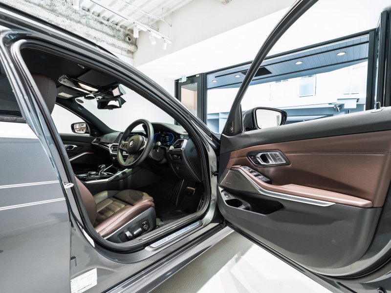 アルピナ D3 S Touring Allrad　正規D車 右H ﾗｸﾞｼﾞｭｱﾘｰPKG ｾｰﾌﾃｨPKG ｳﾞｧｰﾈｽｶﾓｶﾚｻﾞｰ 純正ﾅﾋﾞ 360ｶﾒﾗ CarPlay harman/kardon BMWﾚｰｻﾞｰﾗｲﾄ ﾍｯﾄﾞｱｯﾌﾟD ｸﾗｼｯｸ20AW OPｶﾗｰ