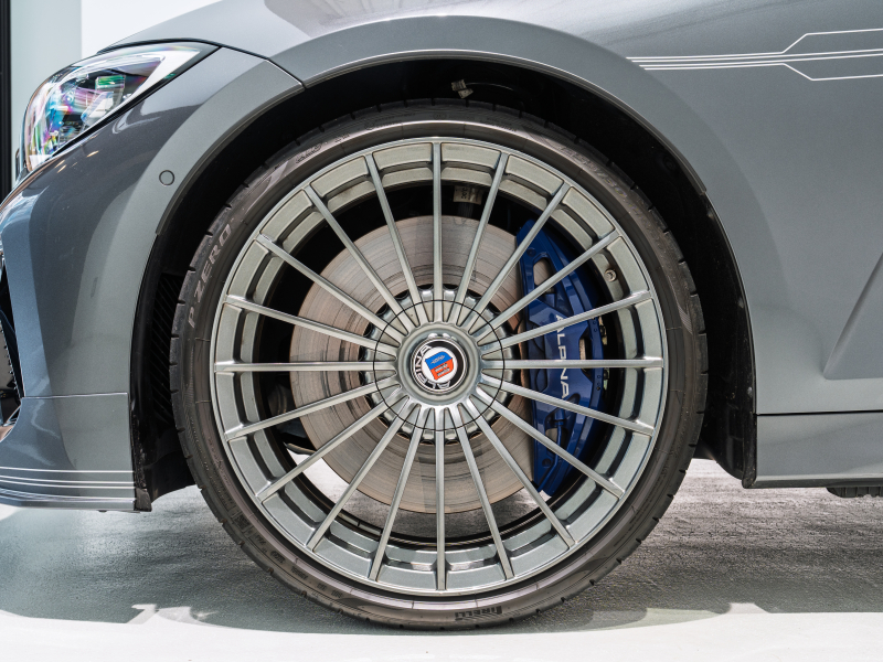 アルピナ D3 S Touring Allrad　正規D車 右H ﾗｸﾞｼﾞｭｱﾘｰPKG ｾｰﾌﾃｨPKG ｳﾞｧｰﾈｽｶﾓｶﾚｻﾞｰ 純正ﾅﾋﾞ 360ｶﾒﾗ CarPlay harman/kardon BMWﾚｰｻﾞｰﾗｲﾄ ﾍｯﾄﾞｱｯﾌﾟD ｸﾗｼｯｸ20AW OPｶﾗｰ