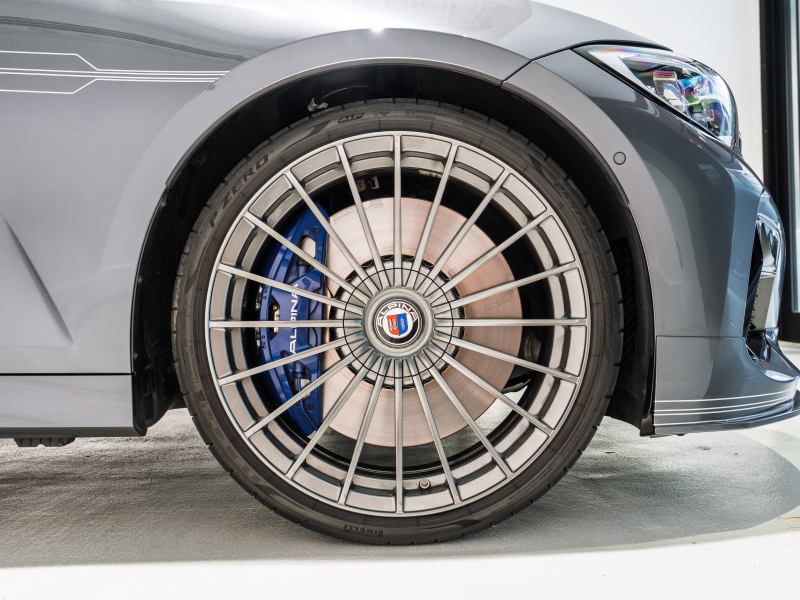 アルピナ D3 S Touring Allrad　正規D車 右H ﾗｸﾞｼﾞｭｱﾘｰPKG ｾｰﾌﾃｨPKG ｳﾞｧｰﾈｽｶﾓｶﾚｻﾞｰ 純正ﾅﾋﾞ 360ｶﾒﾗ CarPlay harman/kardon BMWﾚｰｻﾞｰﾗｲﾄ ﾍｯﾄﾞｱｯﾌﾟD ｸﾗｼｯｸ20AW OPｶﾗｰ