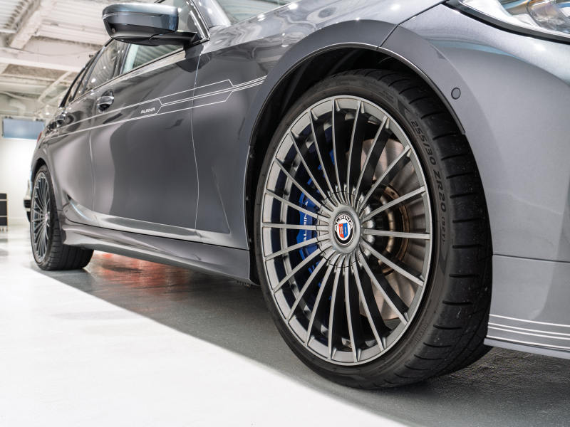 アルピナ D3 S Touring Allrad　正規D車 右H ﾗｸﾞｼﾞｭｱﾘｰPKG ｾｰﾌﾃｨPKG ｳﾞｧｰﾈｽｶﾓｶﾚｻﾞｰ 純正ﾅﾋﾞ 360ｶﾒﾗ CarPlay harman/kardon BMWﾚｰｻﾞｰﾗｲﾄ ﾍｯﾄﾞｱｯﾌﾟD ｸﾗｼｯｸ20AW OPｶﾗｰ